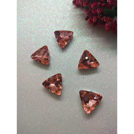 Стразы в цапах "Треугольник" 18 мм цв. персиковый, цена за 1 шт